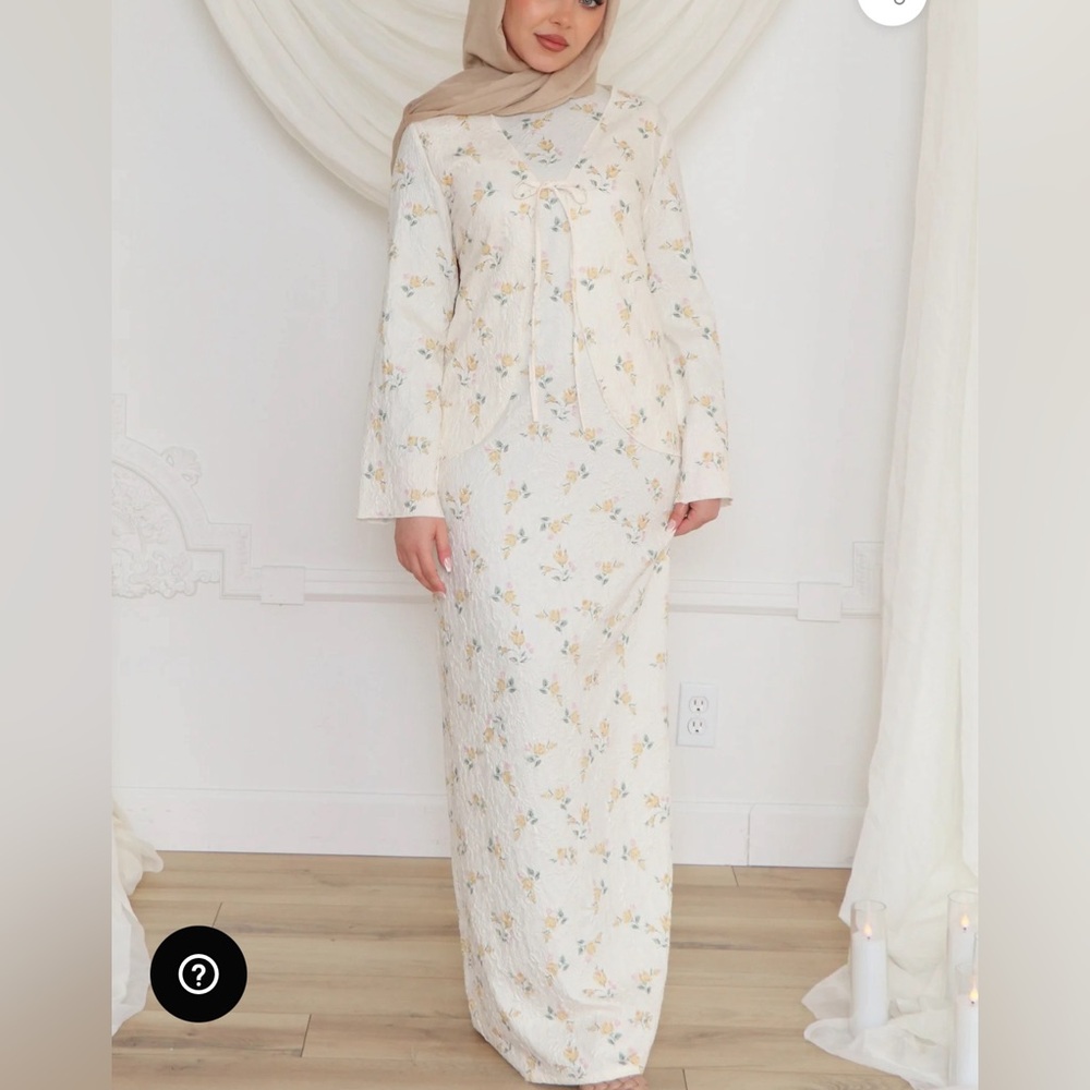 Floral Two Piece Maxi Dress. NWT. Size Small. Modest/Long Sleeve